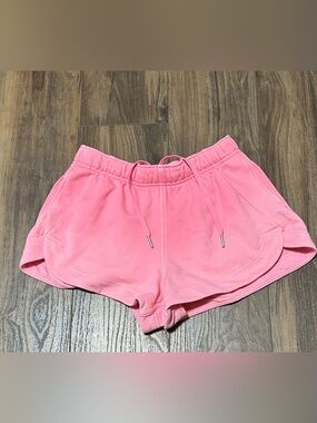 Lululemon Women’s Scuba Dolphin Hem Shorts Pink Ombré XS